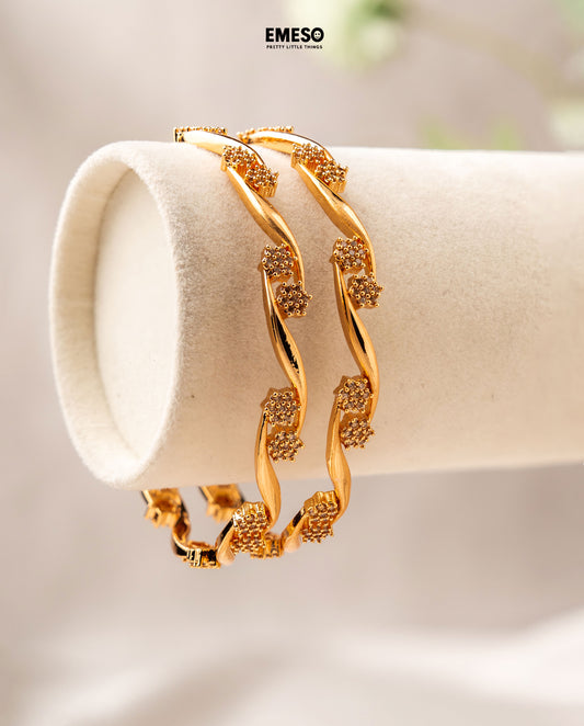 The Ruchika Bangle Gold stone